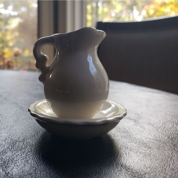 Miniature Porcelain Pitcher & Bowl - Picture 4 of 8